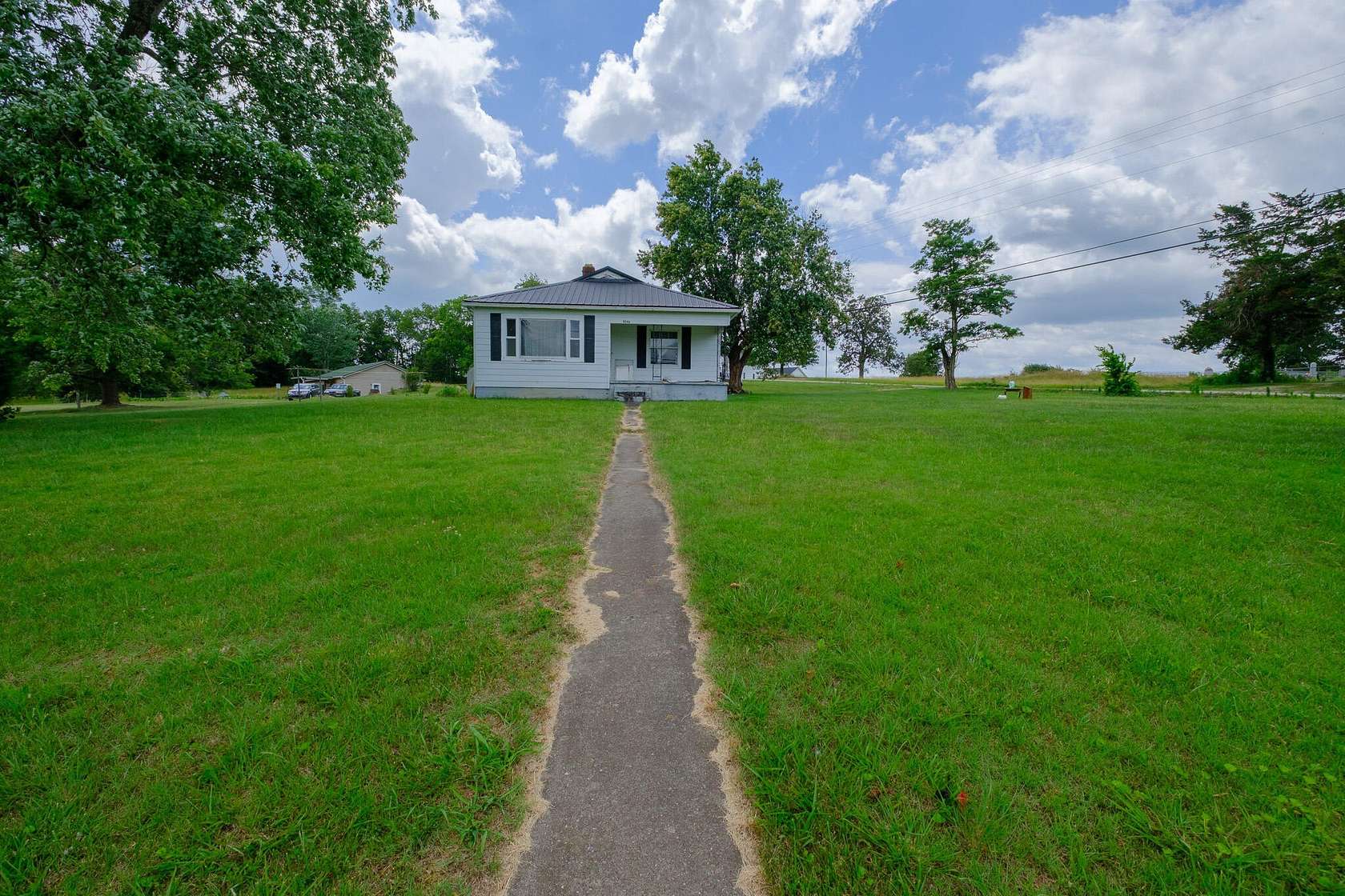 1.5 Acres of Land with Home for Sale in Nancy, Kentucky