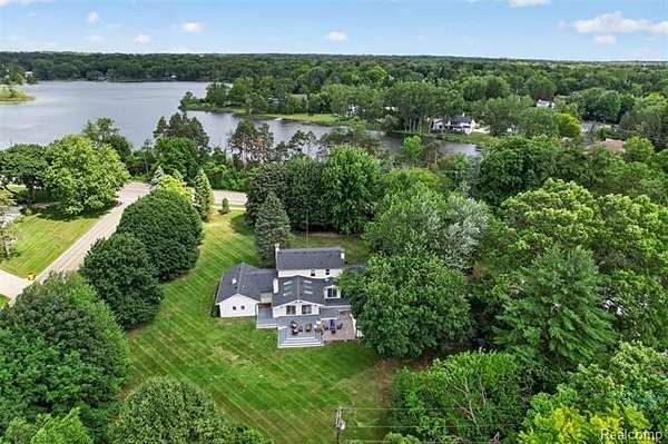 2 Acres of Land with Home for Sale in Bloomfield Township, Michigan