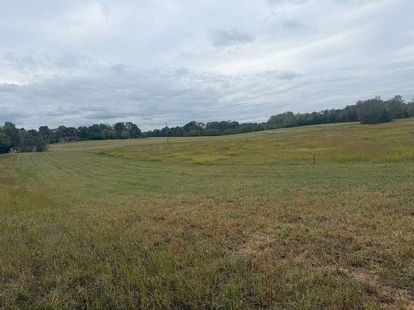 12.1 Acres of Land for Sale in Chapmansboro, Tennessee