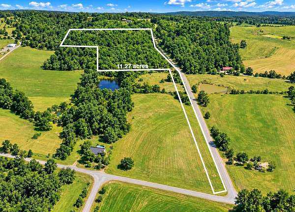 12.1 Acres of Land for Sale in Chapmansboro, Tennessee