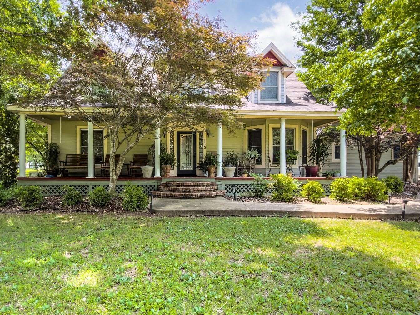 1.58 Acres of Land with Home for Sale in Highland, Arkansas