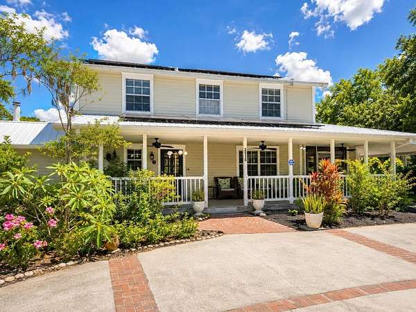 1.5 Acres of Land with Home for Lease in Bradenton, Florida