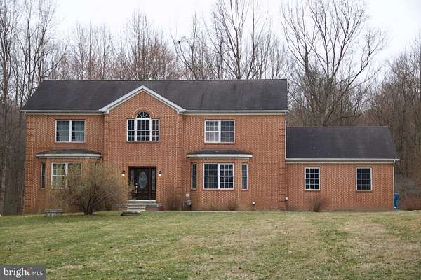 5.12 Acres of Land with Home for Lease in Fairfax, Virginia