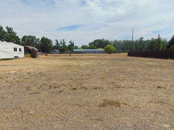 0.3 Acres of Land for Sale in Ontario, Oregon