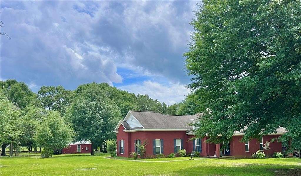 19 Acres of Land with Home for Sale in Union Springs, Alabama