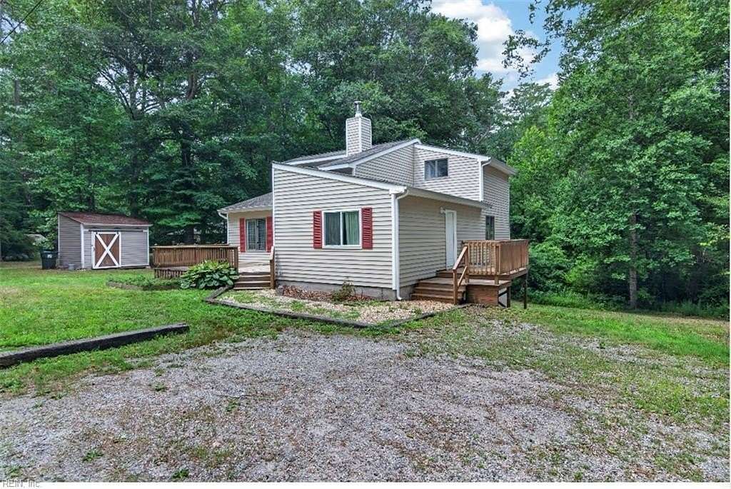 2.55 Acres of Land with Home for Sale in Smithfield, Virginia
