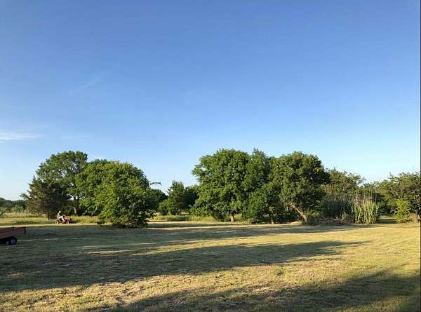 6 Acres of Mixed-Use Land for Sale in Royse City, Texas