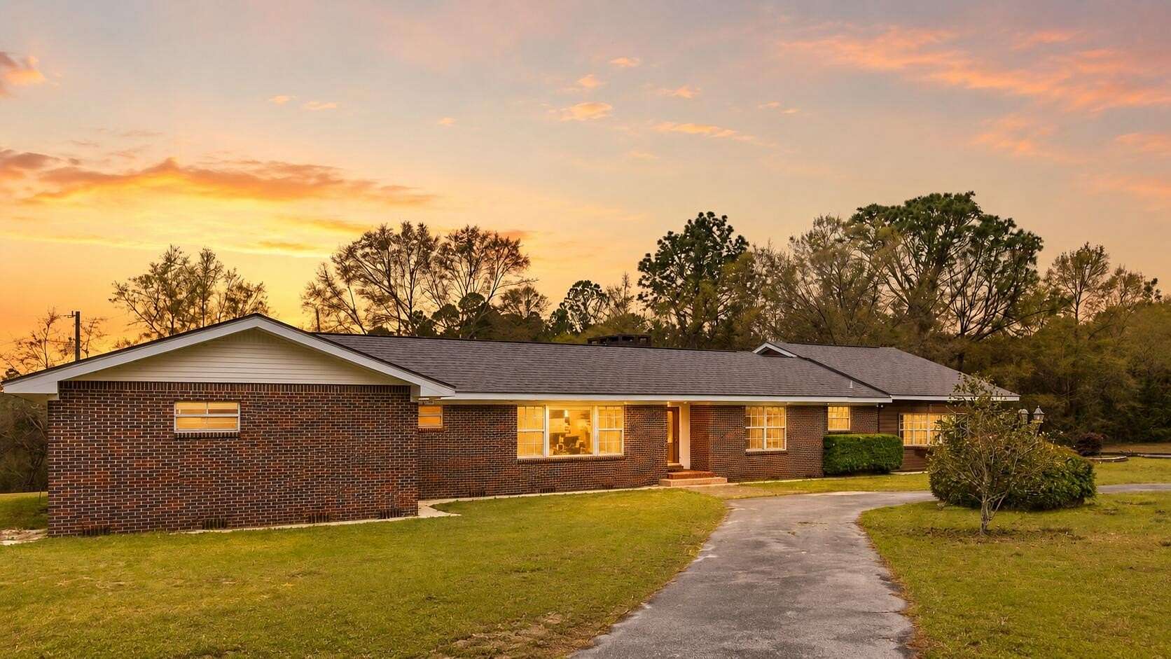 10 Acres of Recreational Land with Home for Sale in Crestview, Florida