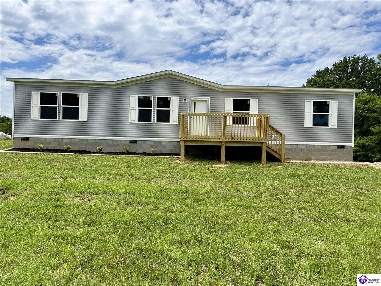 2.5 Acres of Land with Home for Sale in Cecilia, Kentucky