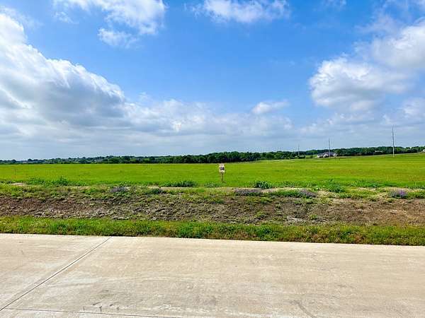 1.45 Acres of Residential Land for Sale in Oak Leaf, Texas