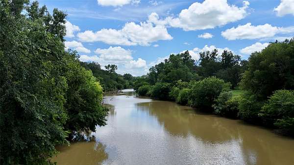 14 Acres of Recreational & Residential Land for Sale in Mullin, Texas