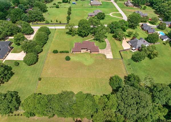 2.18 Acres of Land with Home for Sale in Flint, Texas