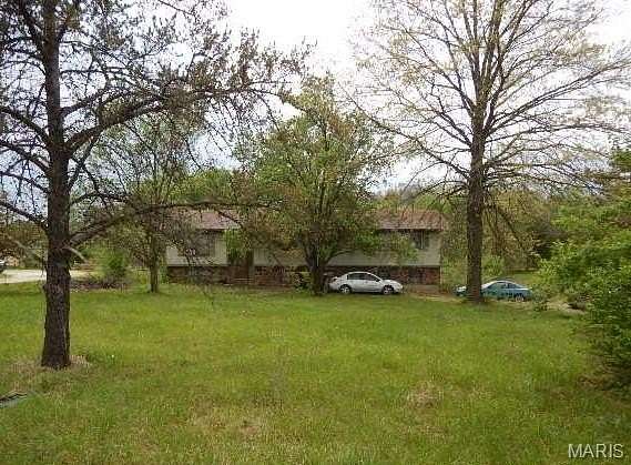 1.6 Acres of Land with Home for Auction in Fulton, Missouri