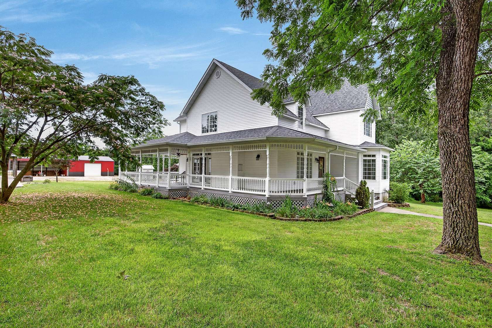 17.2 Acres of Land with Home for Sale in Grovespring, Missouri
