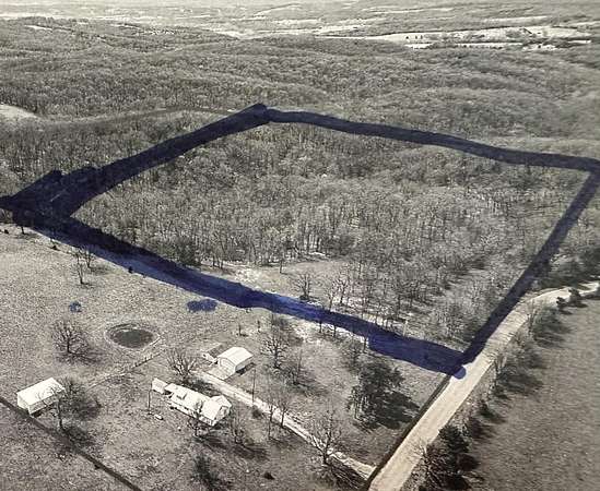17 Acres of Recreational & Residential Land for Sale in Aurora, Missouri