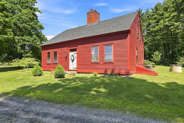 8.18 Acres of Land with Home for Sale in Amherst, New Hampshire