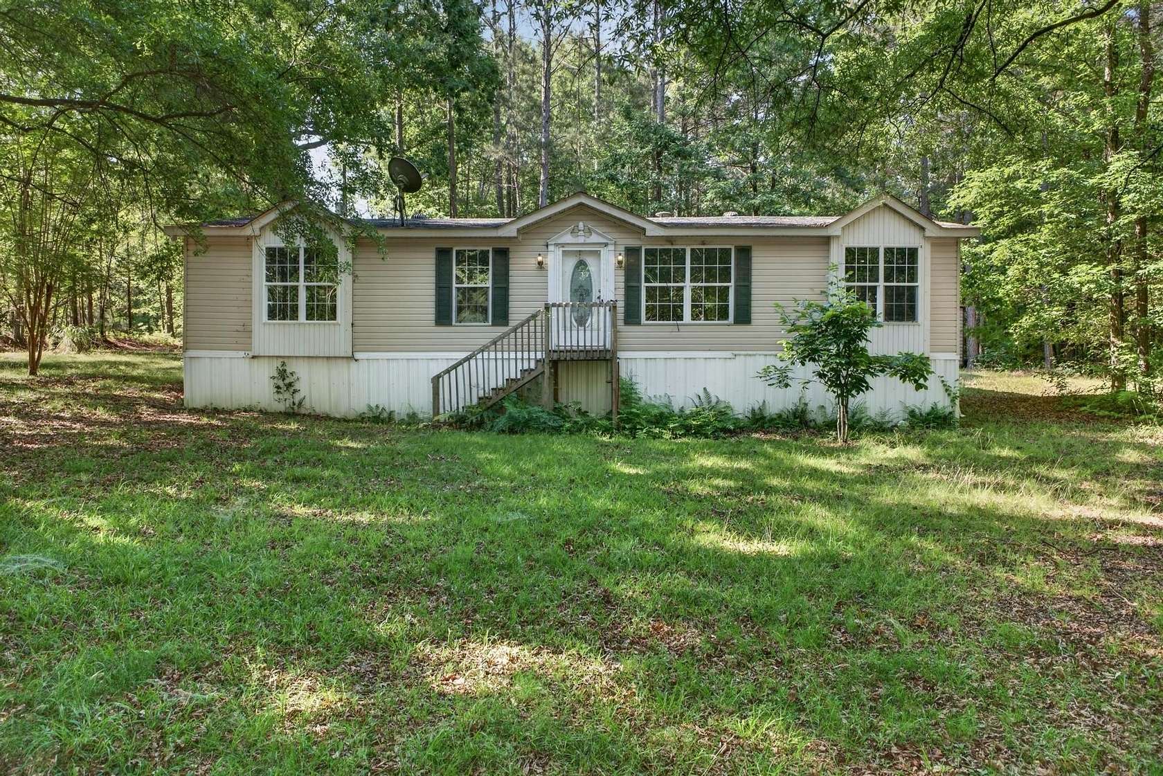 1.5 Acres of Land with Home for Sale in Edgefield, South Carolina