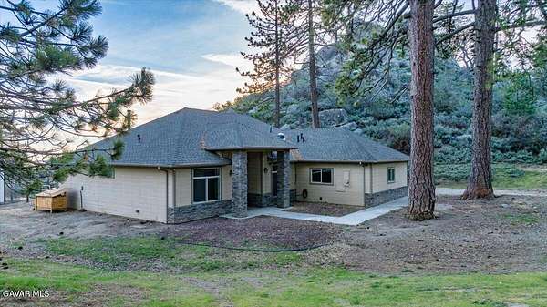 1.56 Acres of Land with Home for Sale in Tehachapi, California