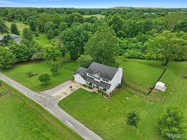 2 Acres of Land with Home for Sale in Edwardsville, Illinois