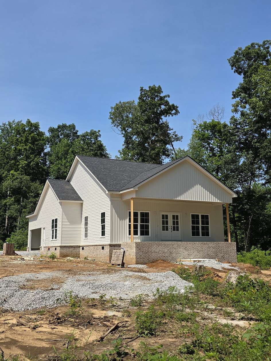 5 Acres of Land with Home for Sale in Hillsboro, Tennessee