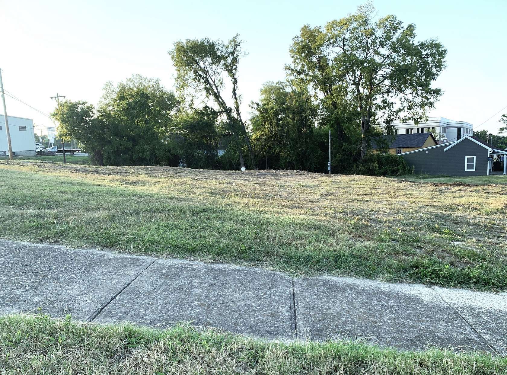 0.13 Acres of Commercial Land for Sale in Columbia, Tennessee