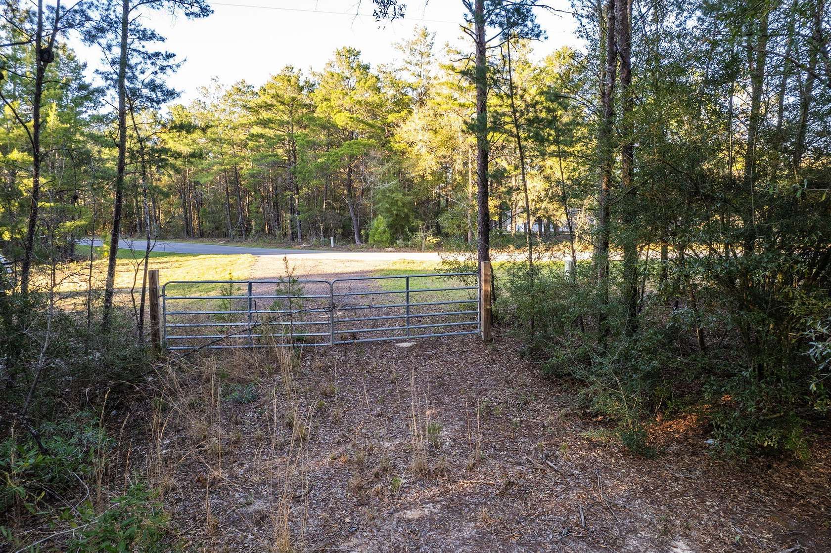 10.7 Acres of Land for Sale in DeFuniak Springs, Florida
