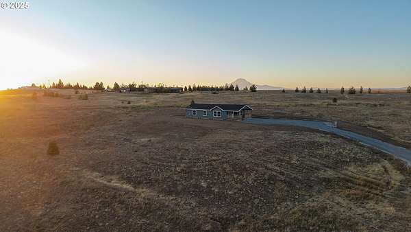 4.8 Acres of Land with Home for Sale in Lyle, Washington