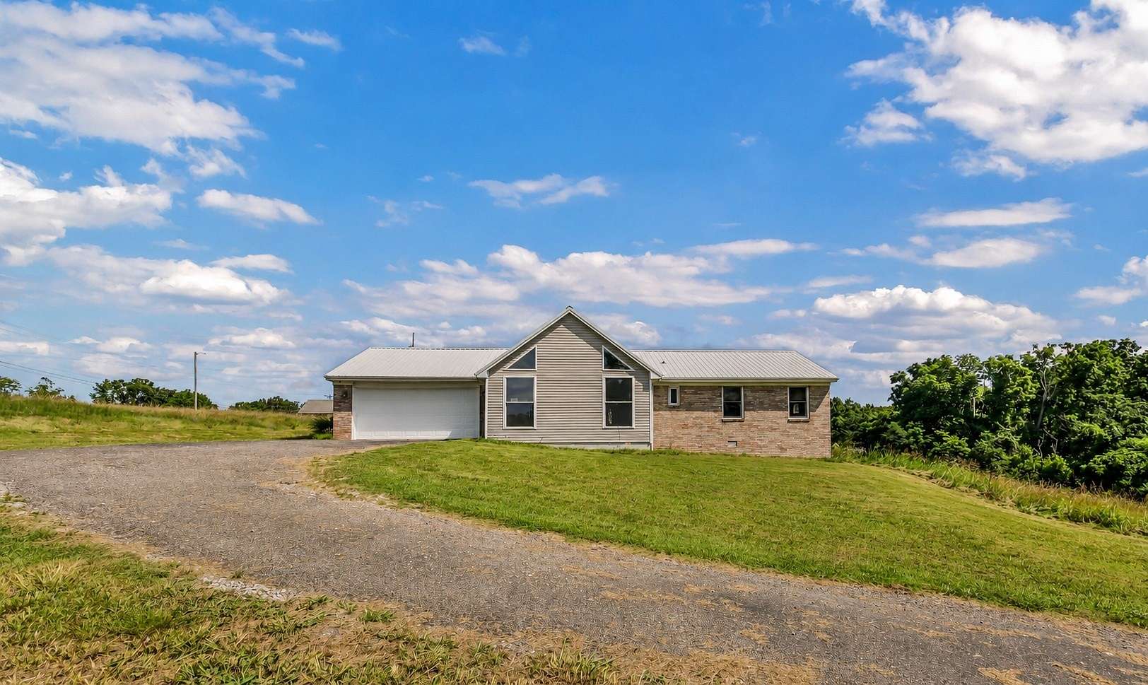 3.8 Acres of Land with Home for Sale in Cadiz, Kentucky