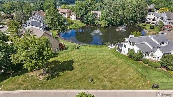 0.31 Acres of Residential Land for Sale in Waterford, Michigan