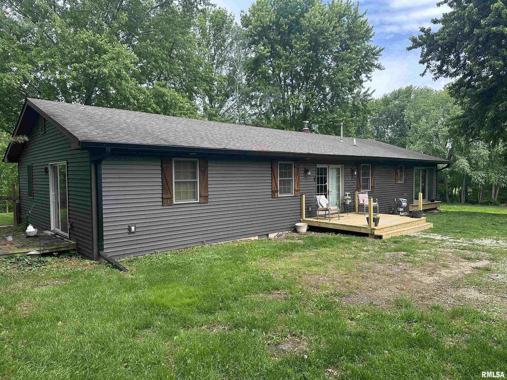4.73 Acres of Land with Home for Sale in Pawnee, Illinois