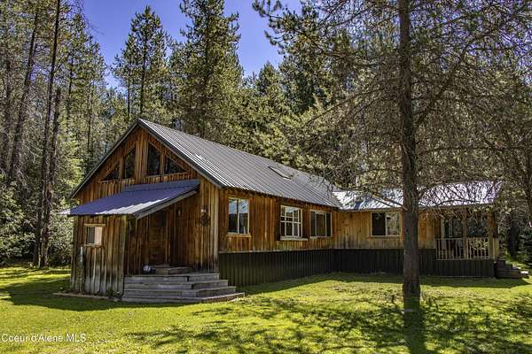5.3 Acres of Land with Home for Sale in Priest River, Idaho