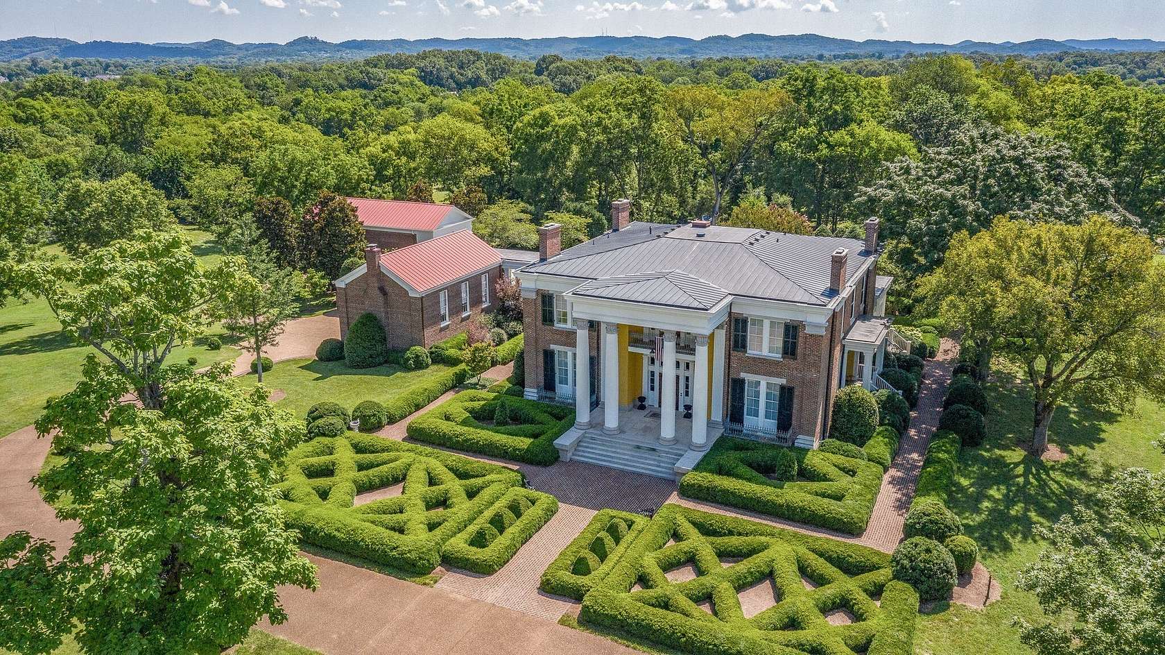 22 Acres of Land with Home for Sale in Franklin, Tennessee