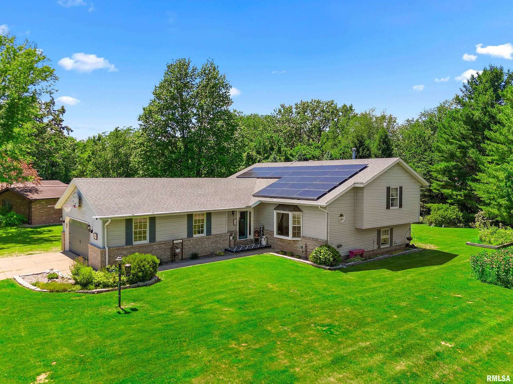 2 Acres of Land with Home for Sale in Sparland, Illinois