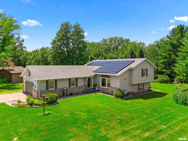 2 Acres of Land with Home for Sale in Sparland, Illinois