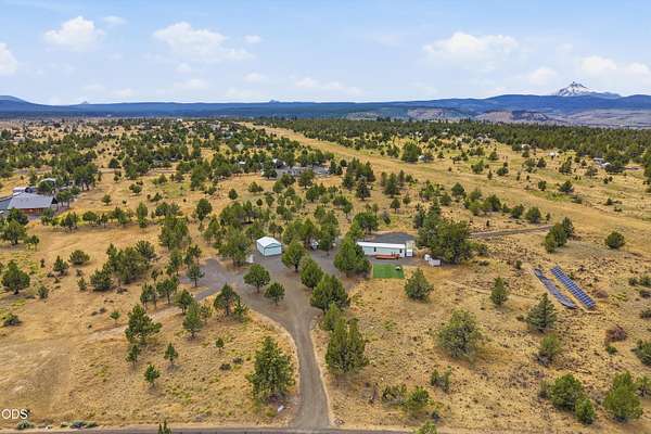 6.9 Acres of Land with Home for Sale in Culver, Oregon