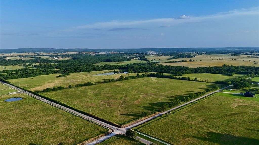 197 Acres of Land for Sale in Mounds, Oklahoma