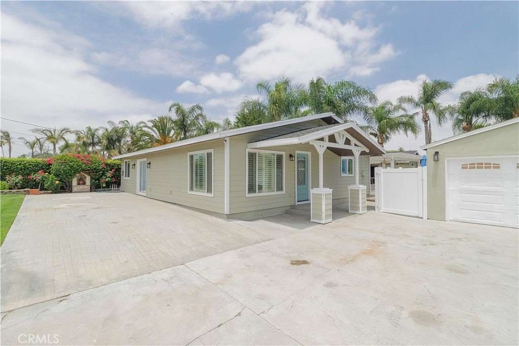 2.43 Acres of Land with Home for Lease in Jurupa Valley, California