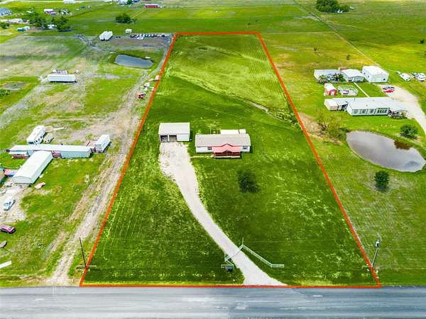4 Acres of Land with Home for Lease in Nevada, Texas