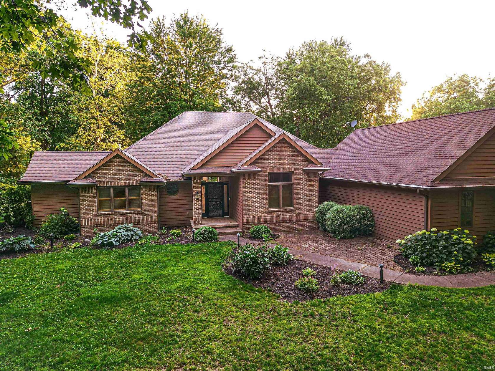 2.9 Acres of Land with Home for Sale in Leesburg, Indiana