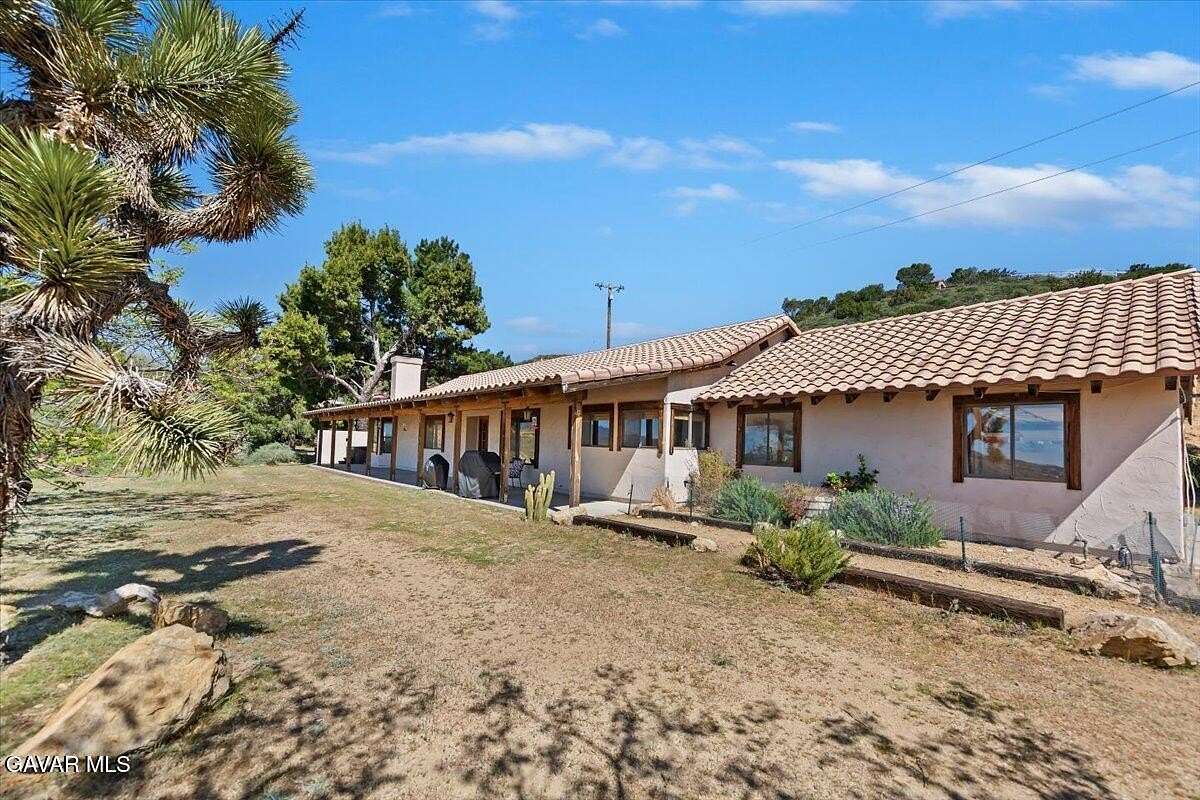 2.55 Acres of Land with Home for Sale in Agua Dulce, California