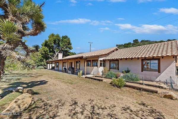 2.55 Acres of Land with Home for Sale in Agua Dulce, California