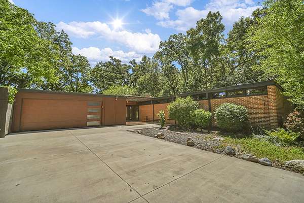 1.5 Acres of Land with Home for Sale in Elgin, Illinois