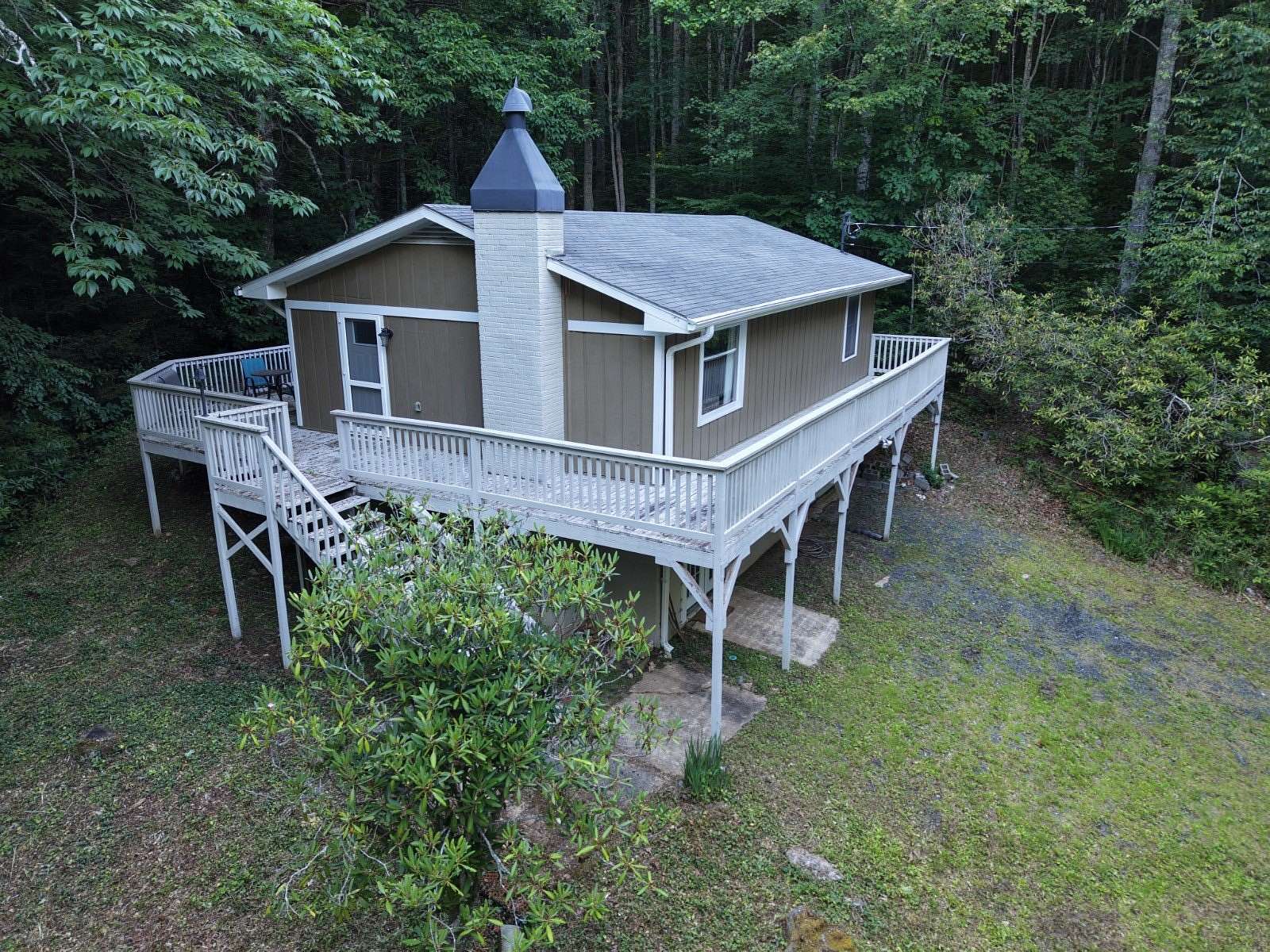6 Acres of Land with Home for Sale in Newland, North Carolina