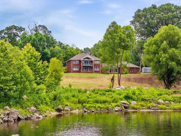 7 Acres of Improved Mixed-Use Land for Auction in Malvern, Arkansas