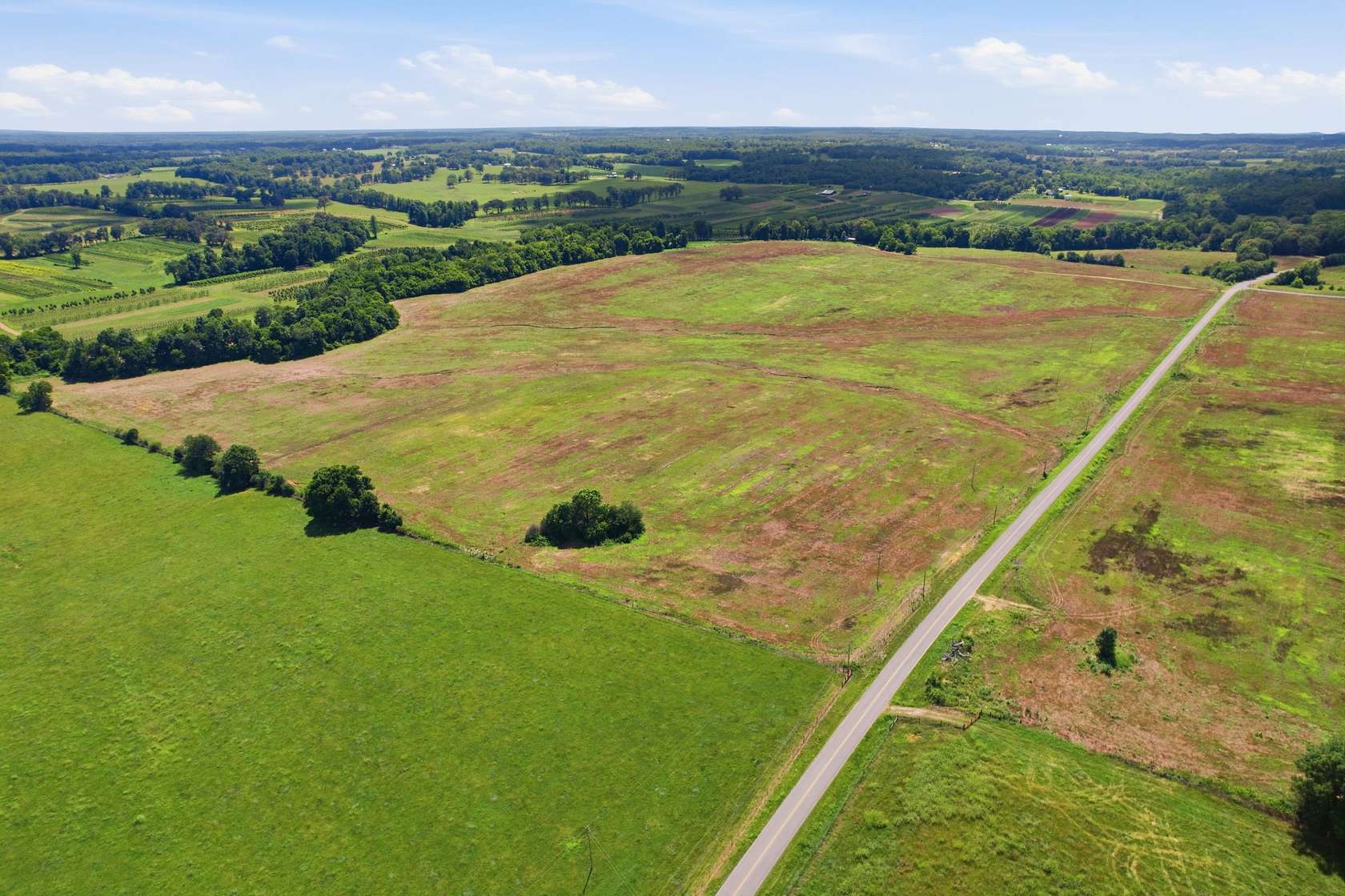 400 Acres of Land for Auction in Smithville, Tennessee