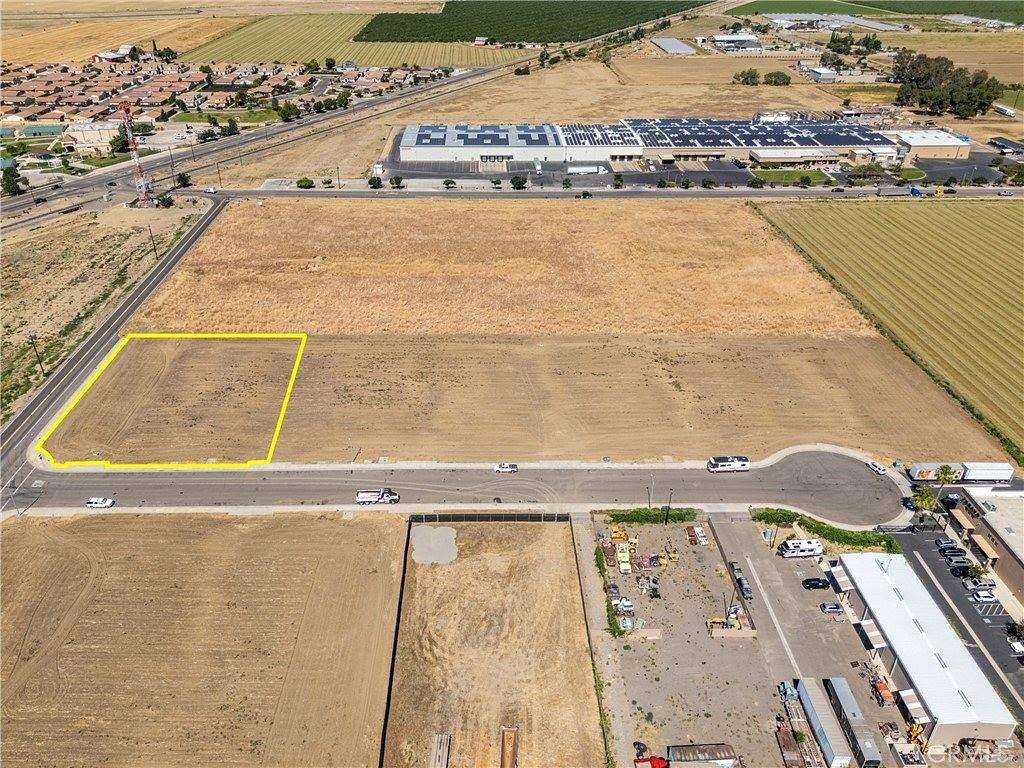 1 Acre of Commercial Land for Sale in Los Banos, California