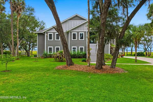 1.73 Acres of Land with Home for Sale in Jacksonville, Florida