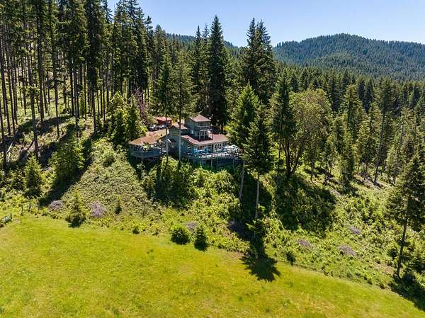 212 Acres of Land for Sale in Oakridge, Oregon