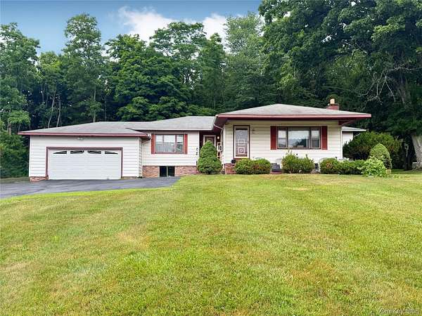 1.7 Acres of Land with Home for Sale in Millbrook, New York