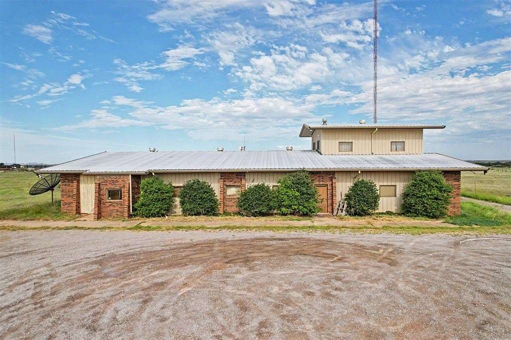 7.46 Acres of Improved Commercial Land for Sale in Hobart, Oklahoma